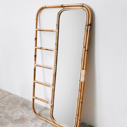 A bamboo mirror.